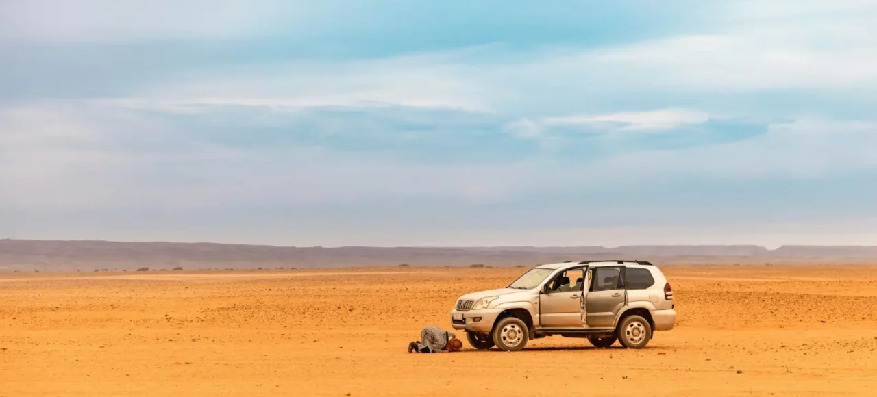4x4 vehicle in the desert