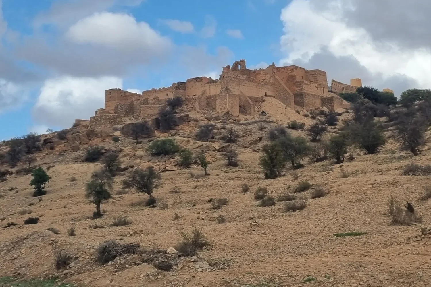 Ruined kasbah on the hill above Tiout